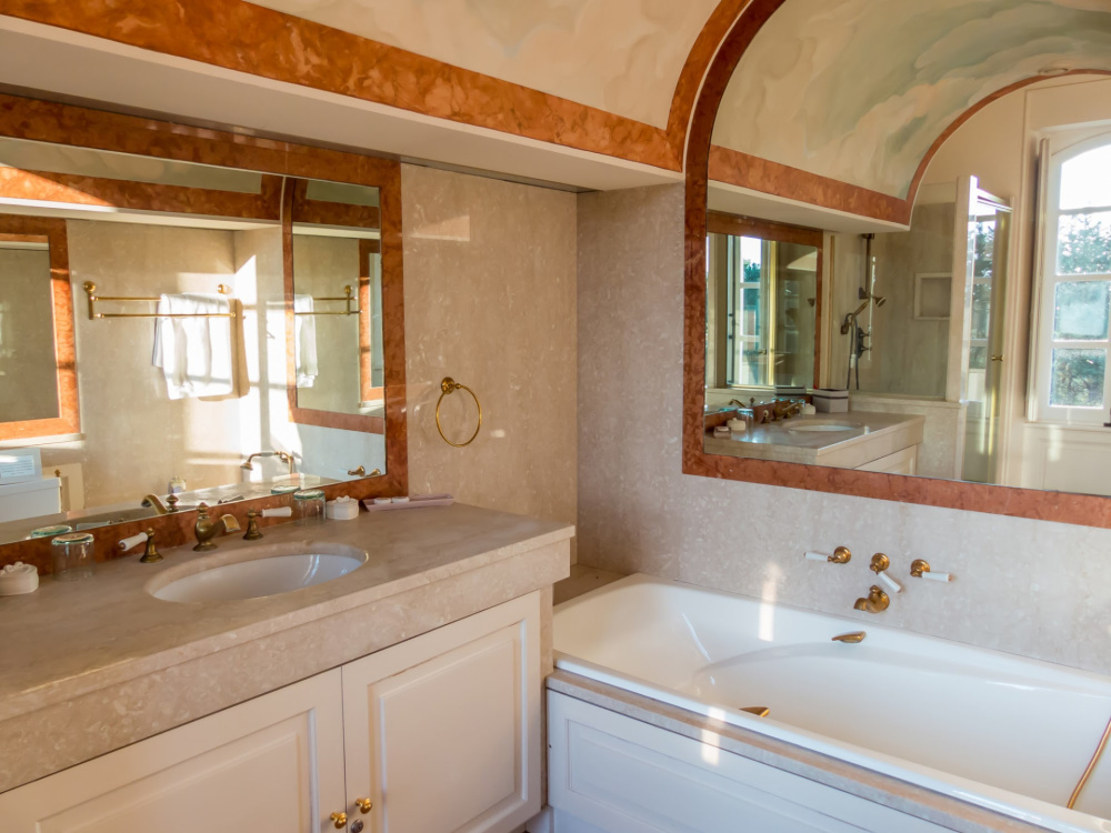 Photographs of Chateau Rhone Provence villa in Provence - Image 32 of 52