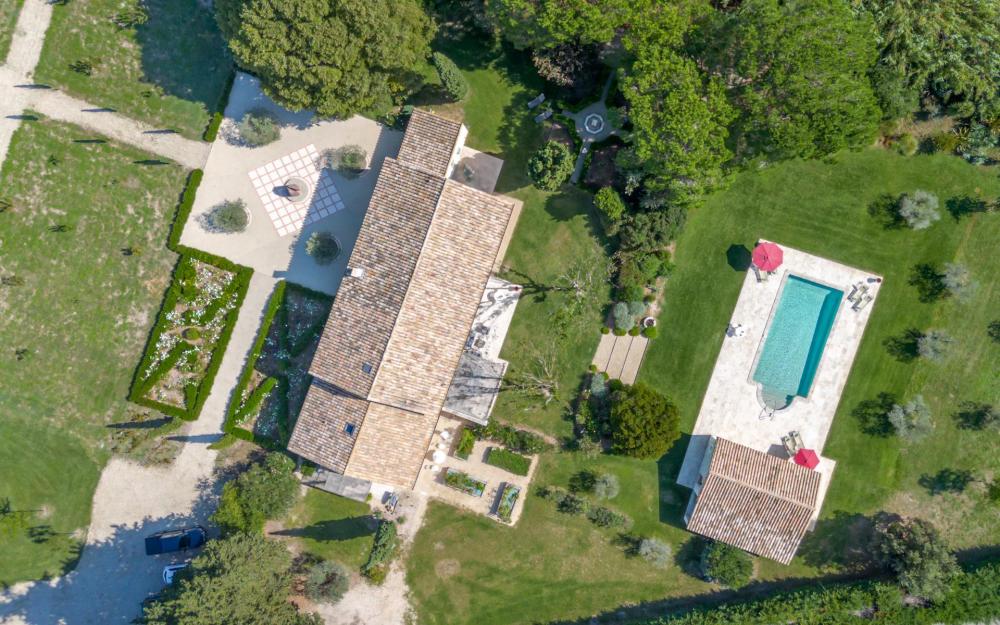 Photographs of Mas du Lauzange villa in Provence - Image 43 of 43