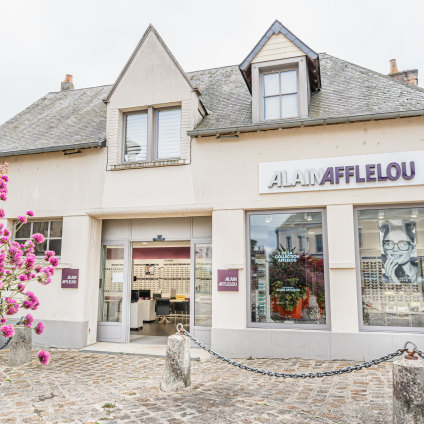 Magasin Opticien 1 place Saint Julien 72400 LA FERTÉ-BERNARD