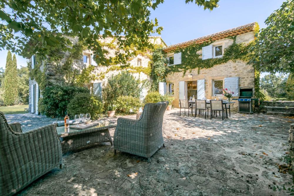 Photographs of Mas d’Oppede villa in Provence - Image 4 of 36