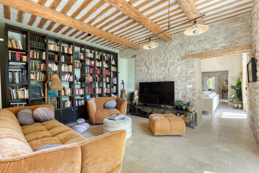 Photographs of Maison les Nomades villa in Provence - Image 5 of 35