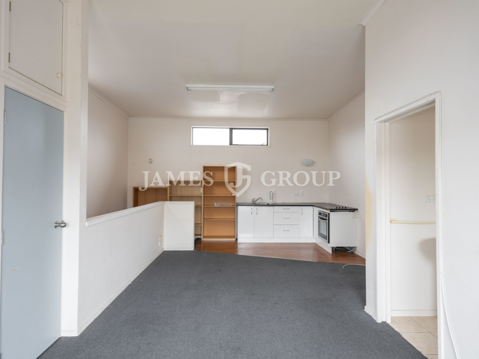 Tidy East Tamaki Unit For Sale | 208m²