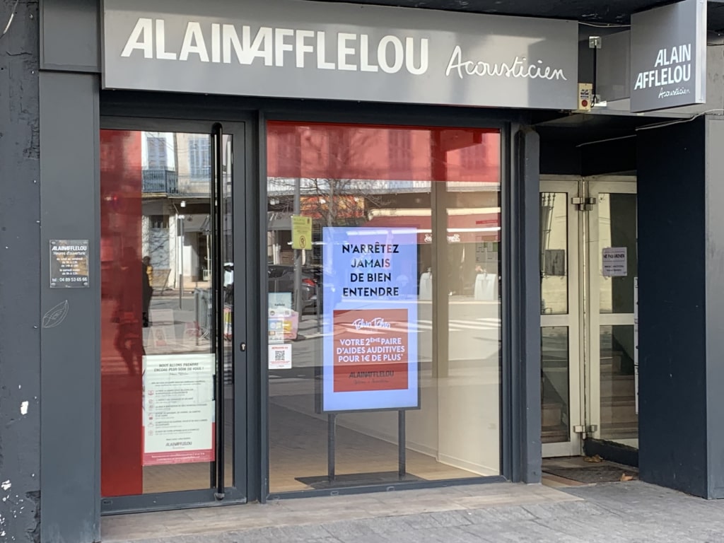 Magasin Opticien ZAC Les Châtaigniers - rue Pol Fabre bâtiment l'Arc 83520 ROQUEBRUNE-SUR-ARGENS