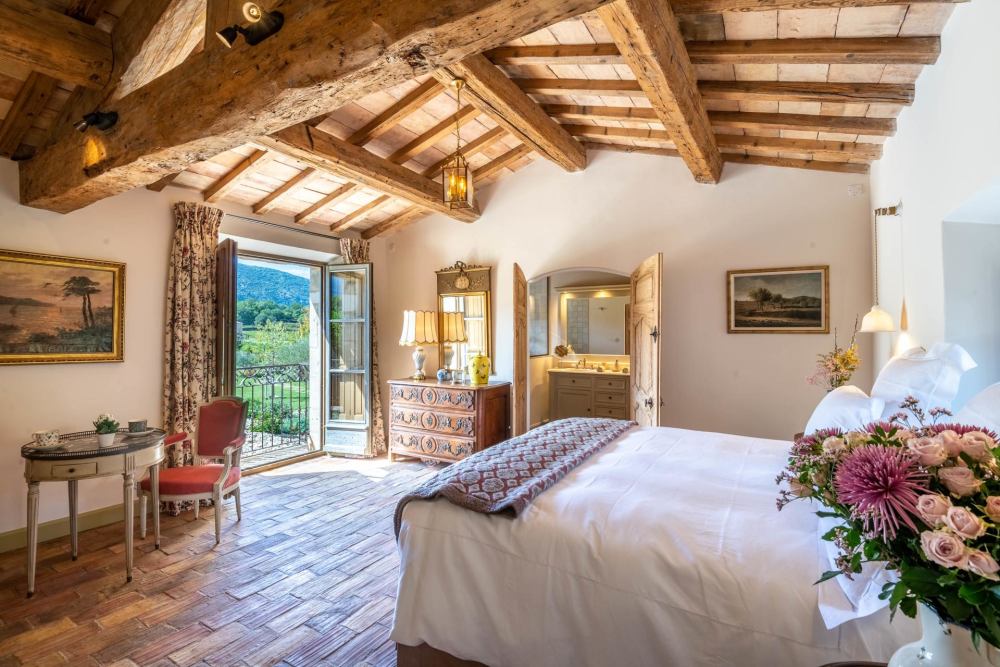 Photographs of Domaine du Lys villa in Provence - Image 27 of 45