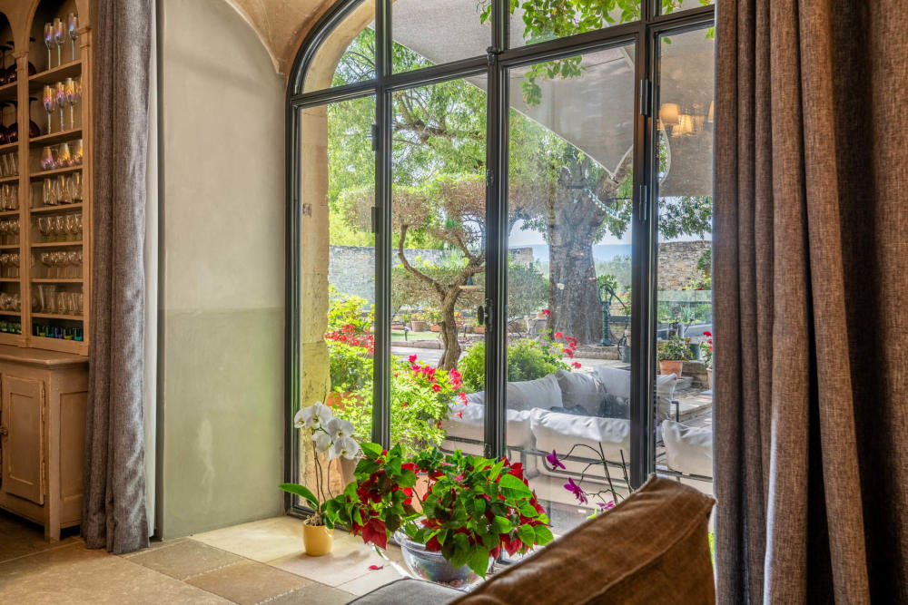 Photographs of Bastide de la Senancole villa in Provence - Image 9 of 52