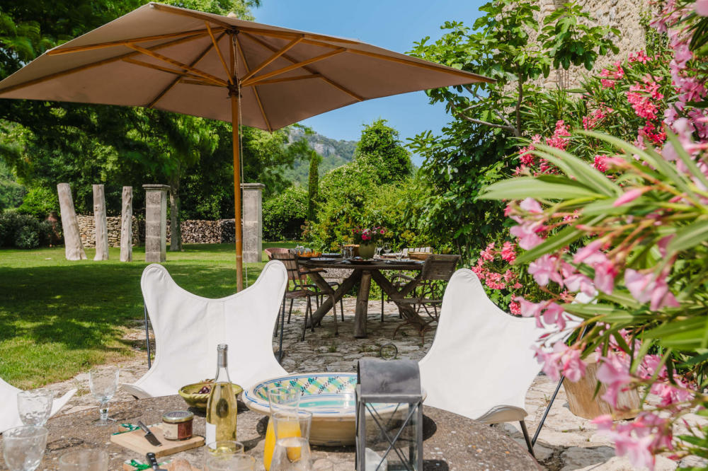 Photographs of Mas des Bleuets villa in Provence - Image 21 of 44