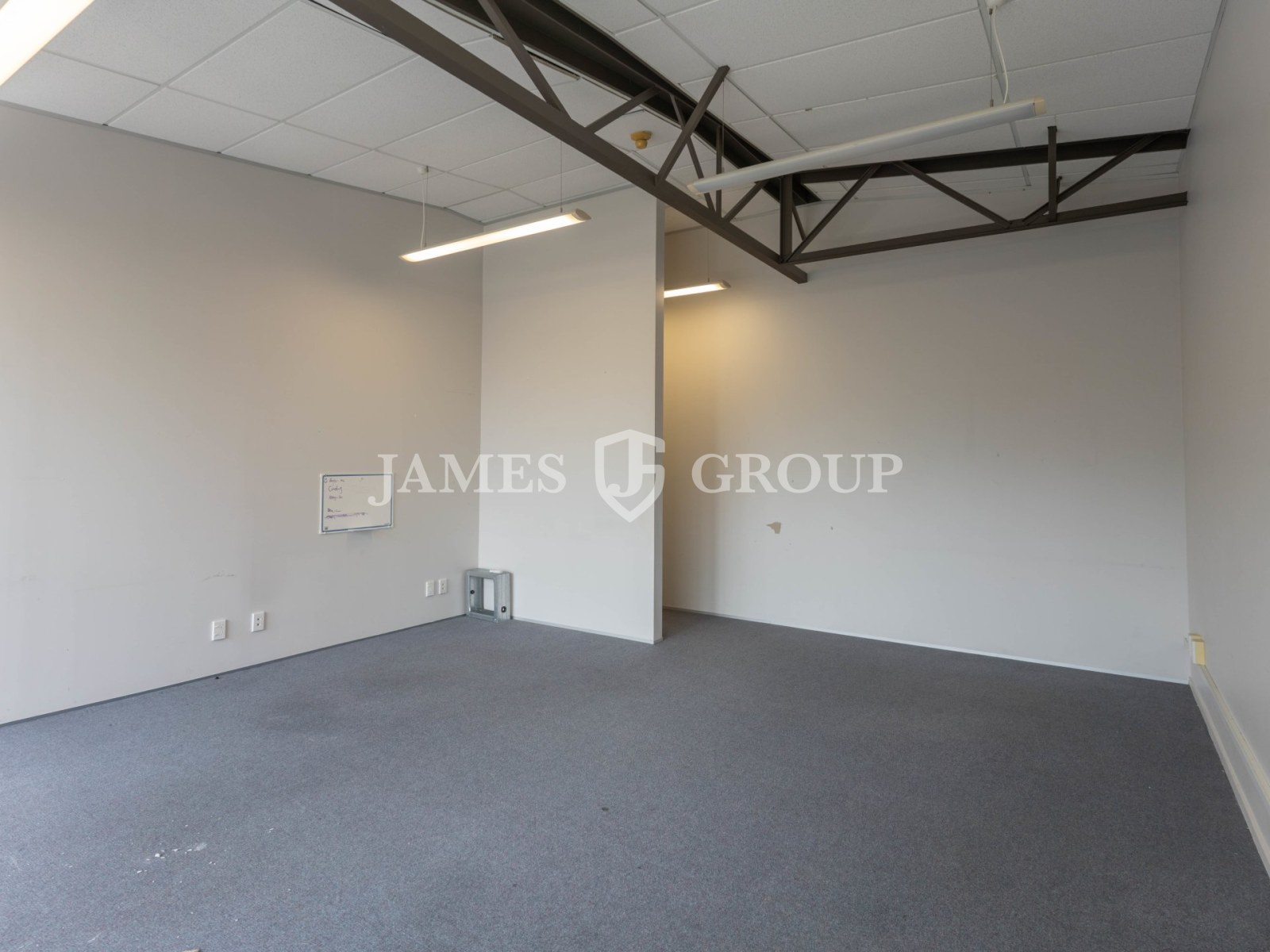 High-profile Office 150m² With Natural Light
