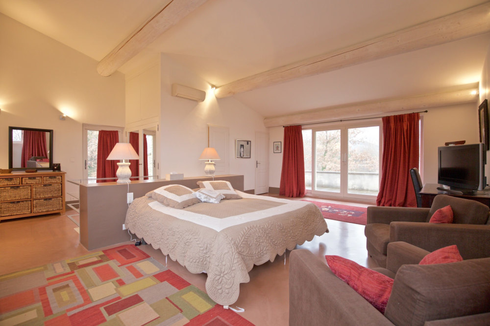 Photographs of A Laise en Provence villa in Provence - Image 15 of 25