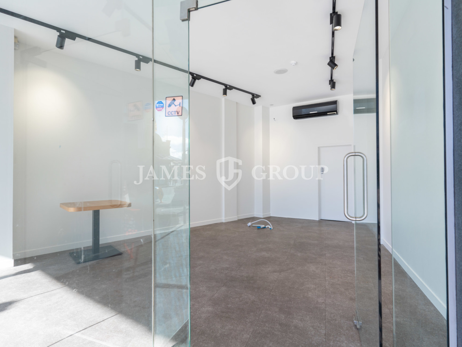 High Profile Newmarket Corner Retail | 41m²