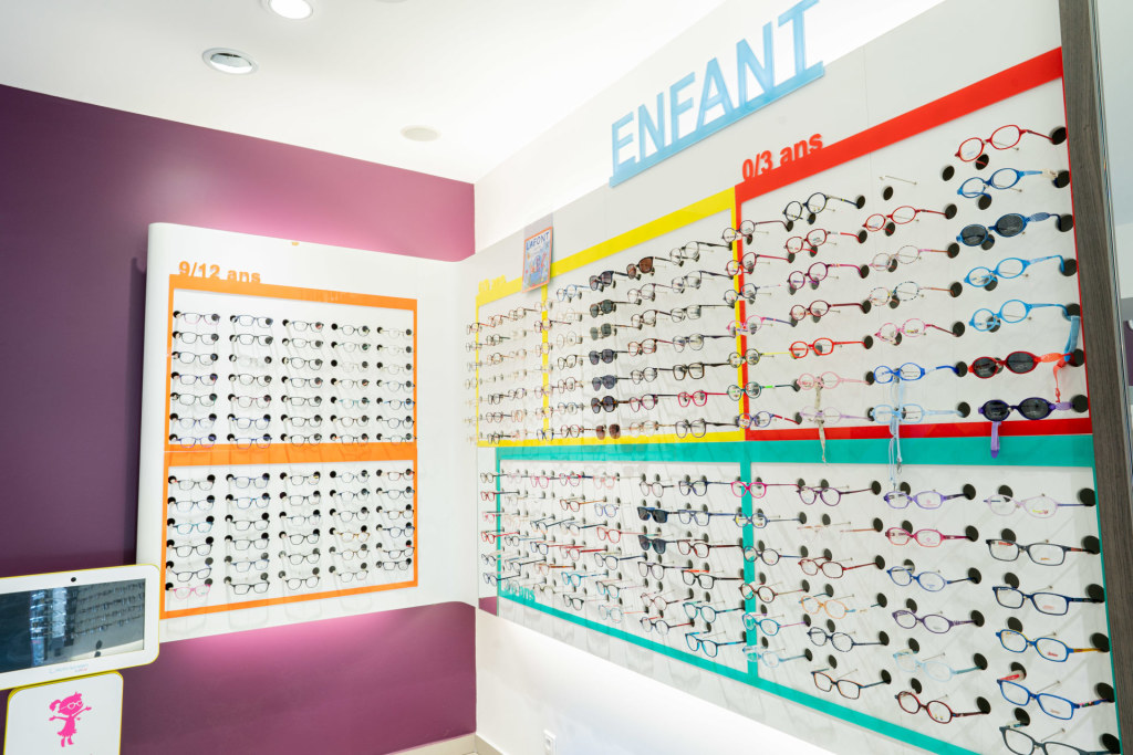 Magasin Opticien 18 bis place du 18 octobre 28200 CHÂTEAUDUN intérieur