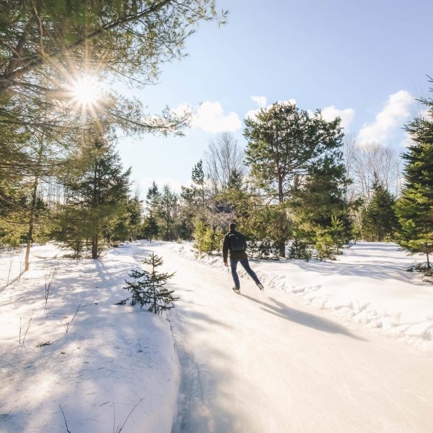Patinoire en forêt « Au coeur du Lac des loups » Tourisme Outaouais
