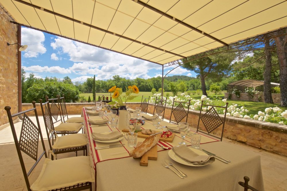 Photographs of Mas du Milan villa in Provence - Image 43 of 50