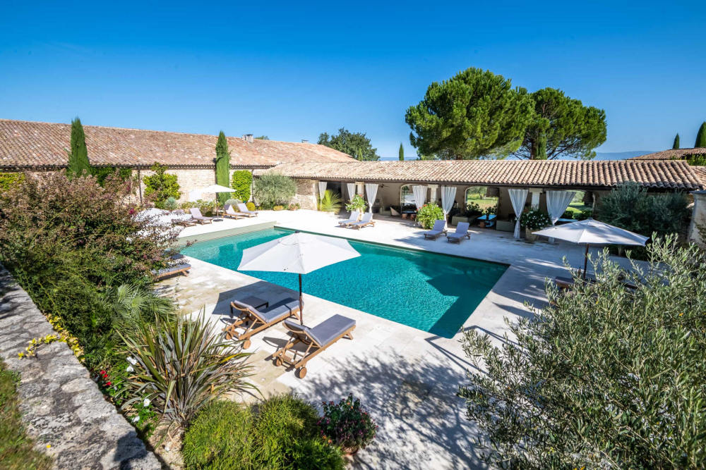 Photographs of Mas de Lacoste villa in Provence - Image 42 of 64