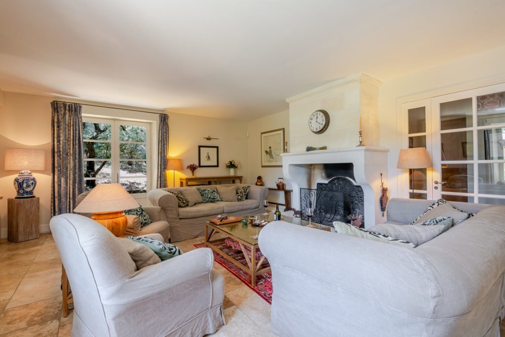 Photographs of Mas de Roubine villa in Provence - Image 7 of 45