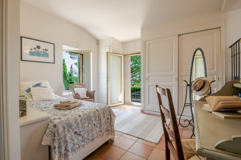 Photographs of Mas de Ribe villa in Provence - Image 18 of 50