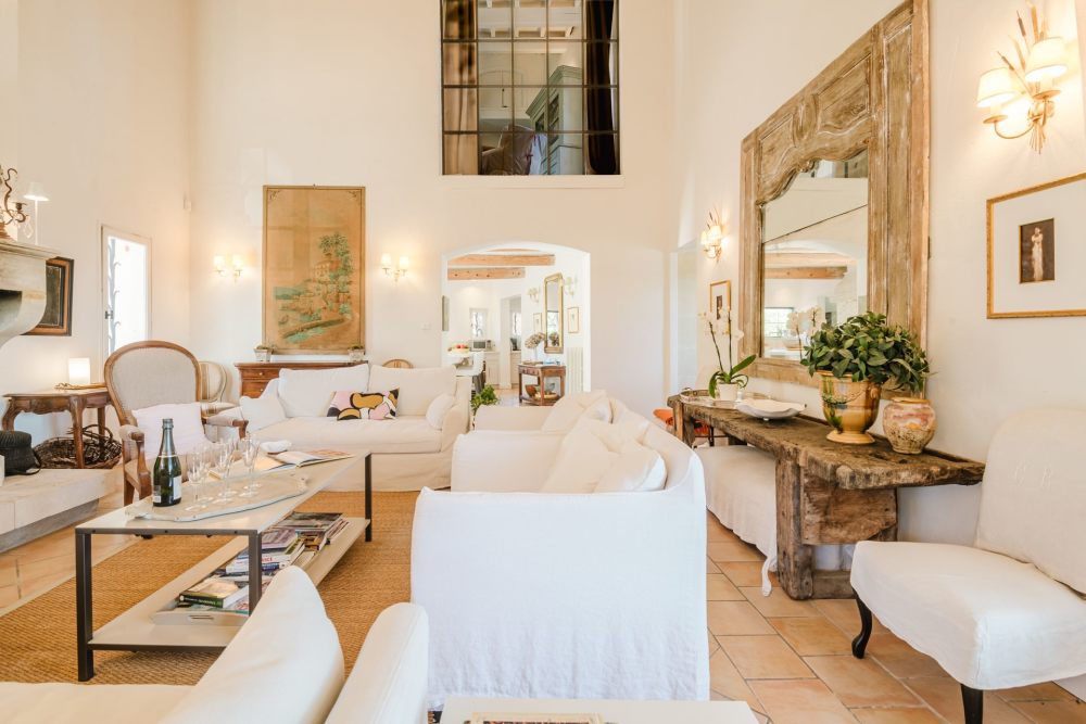 Photographs of Mas des Imberts villa in Provence - Image 8 of 48