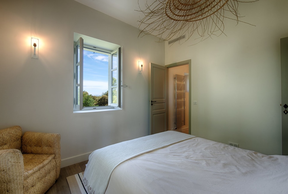 Photographs of Mas Daudet villa in Provence - Image 27 of 40