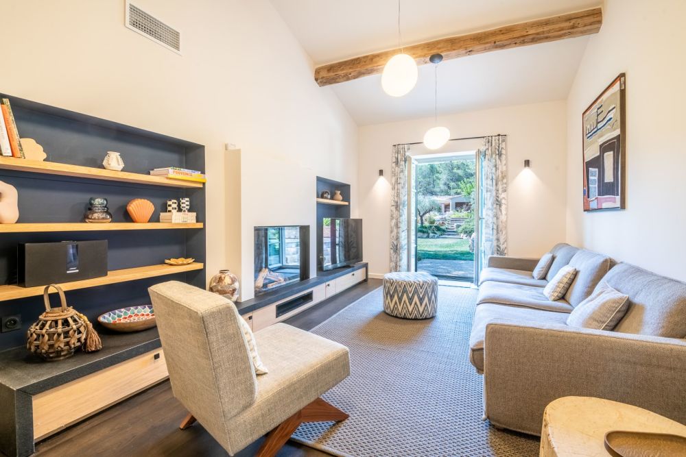 Photographs of Mas des Mimosas villa in Provence - Image 11 of 47