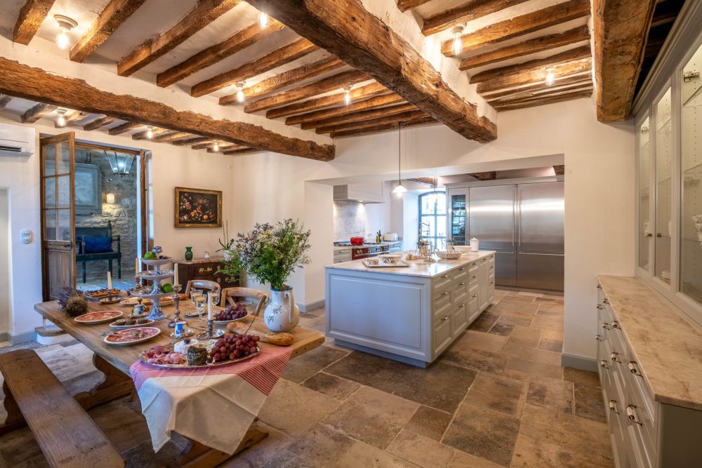 Photographs of Domaine du Lys villa in Provence - Image 8 of 45