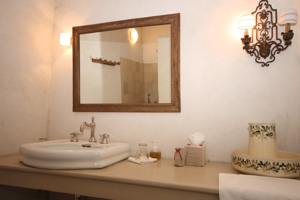 Photographs of Mas de la Galifette villa in Provence - Image 17 of 37