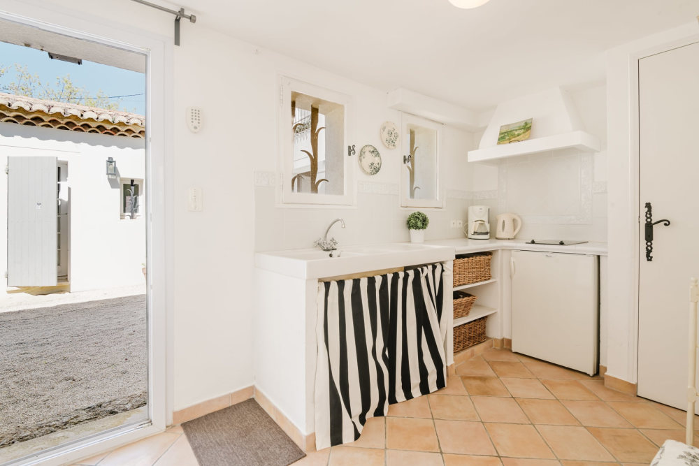 Photographs of Mas des Imberts villa in Provence - Image 40 of 48