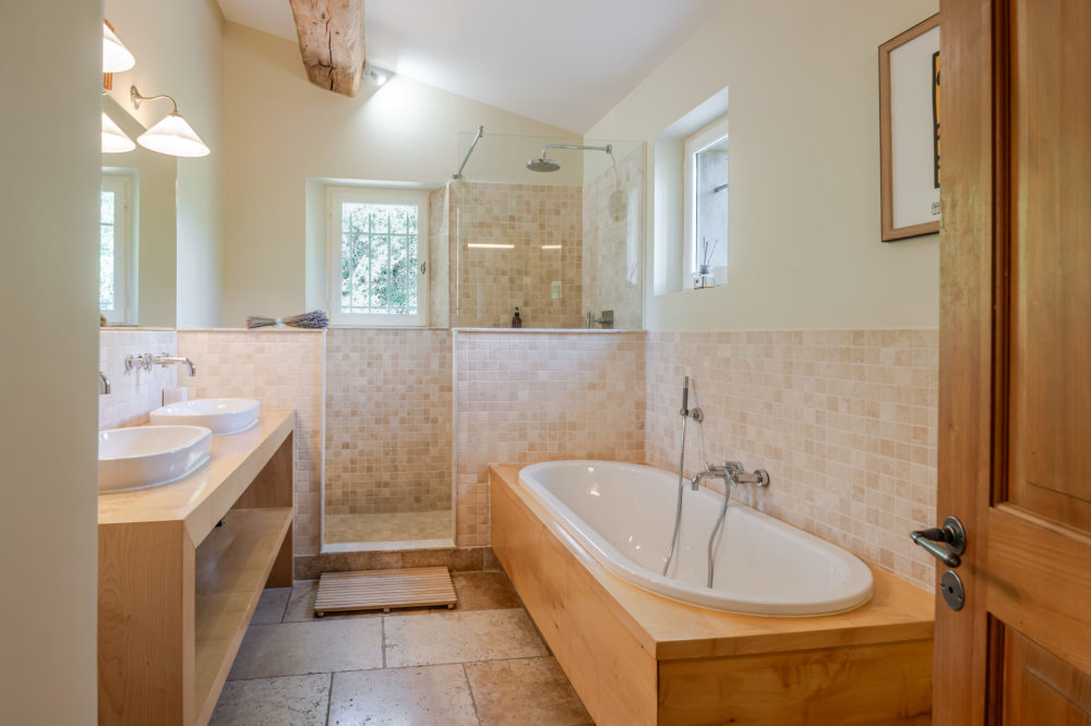 Photographs of Mas de Roubine villa in Provence - Image 21 of 45