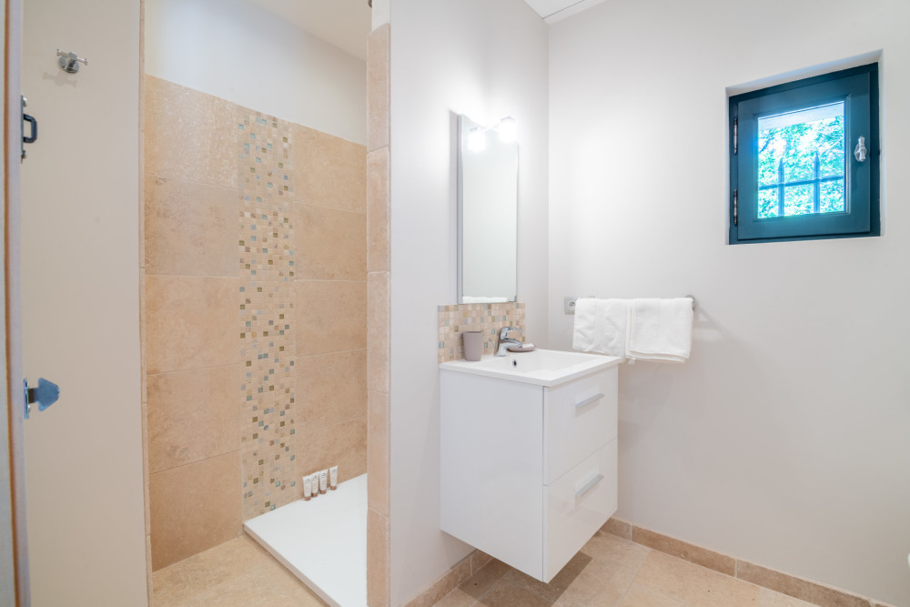 Photographs of Mas de Verlaine villa in Provence - Image 30 of 42