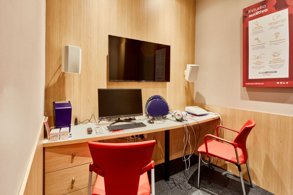 Tienda audiólogo Calle Victoria 98 29012 Málaga interior