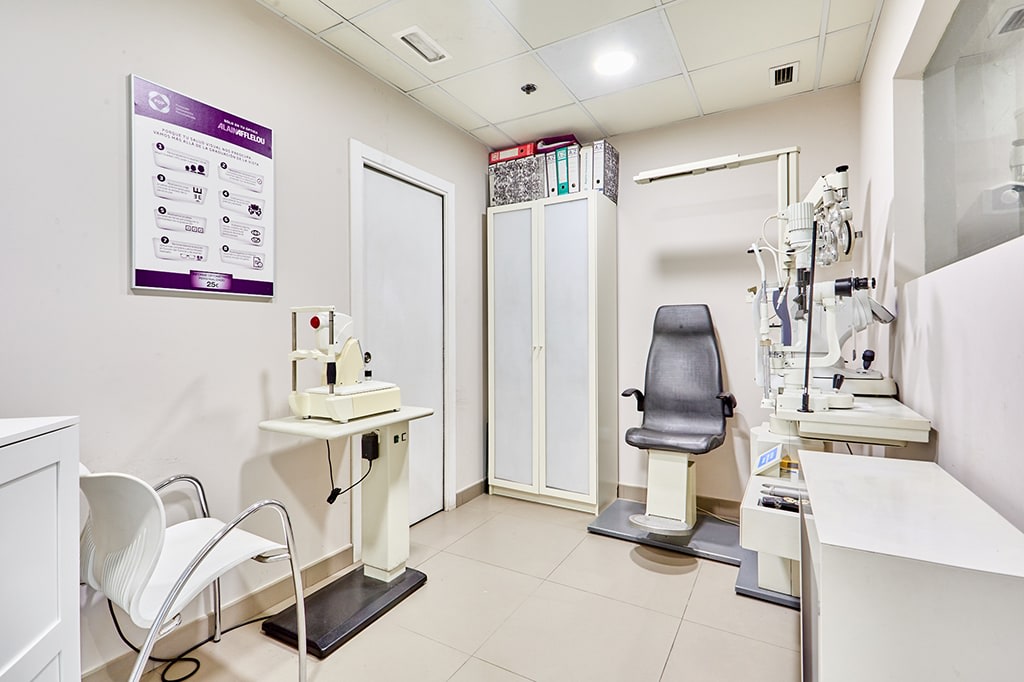 Tienda Óptico C.C. HOLEA HUELVA - RONDA EXTERIOR ZONA SUR LOCAL B-014 21007 HUELVA interior