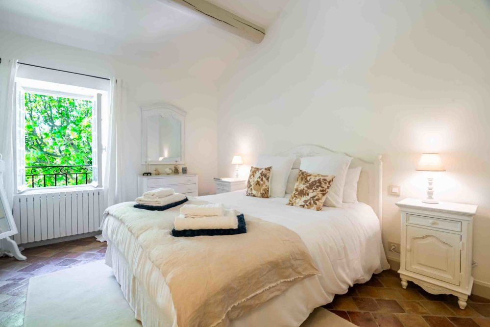Photographs of Mas des Papillons villa in Provence - Image 37 of 45