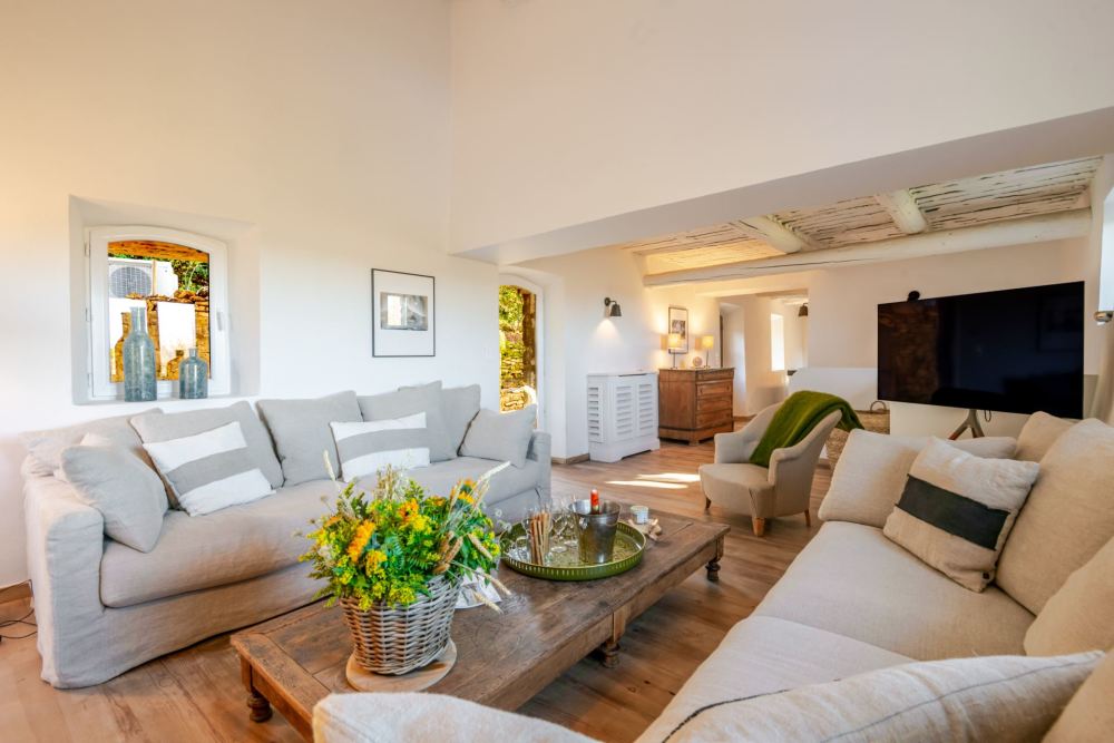 Photographs of Le Refuge de Provence villa in Provence - Image 6 of 40