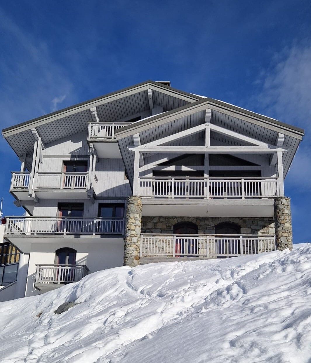 16 bed Chalet For Sale in Three Valleys, French Alps