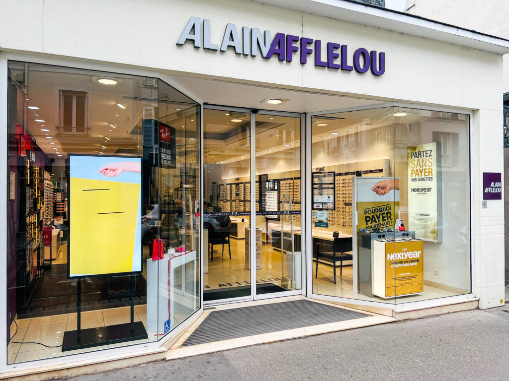 Magasin Opticien 65 rue Grande 77300 FONTAINEBLEAU extérieur