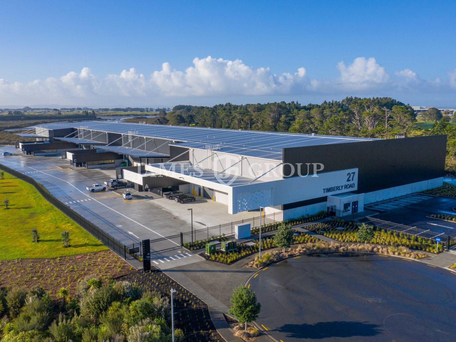 High Stud Industrial – Minutes From Airport