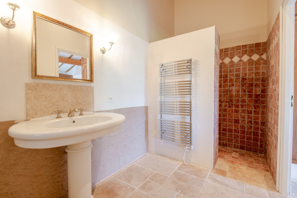 Photographs of Mas d’Oppede villa in Provence - Image 24 of 36