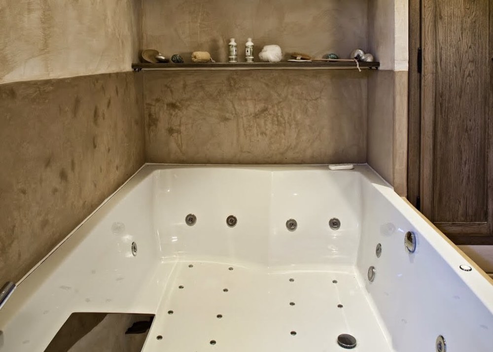 Photographs of Bastide du Calavon villa in Provence - Image 47 of 57