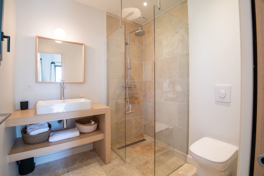 Photographs of La Belle Vie villa in Provence - Image 13 of 33