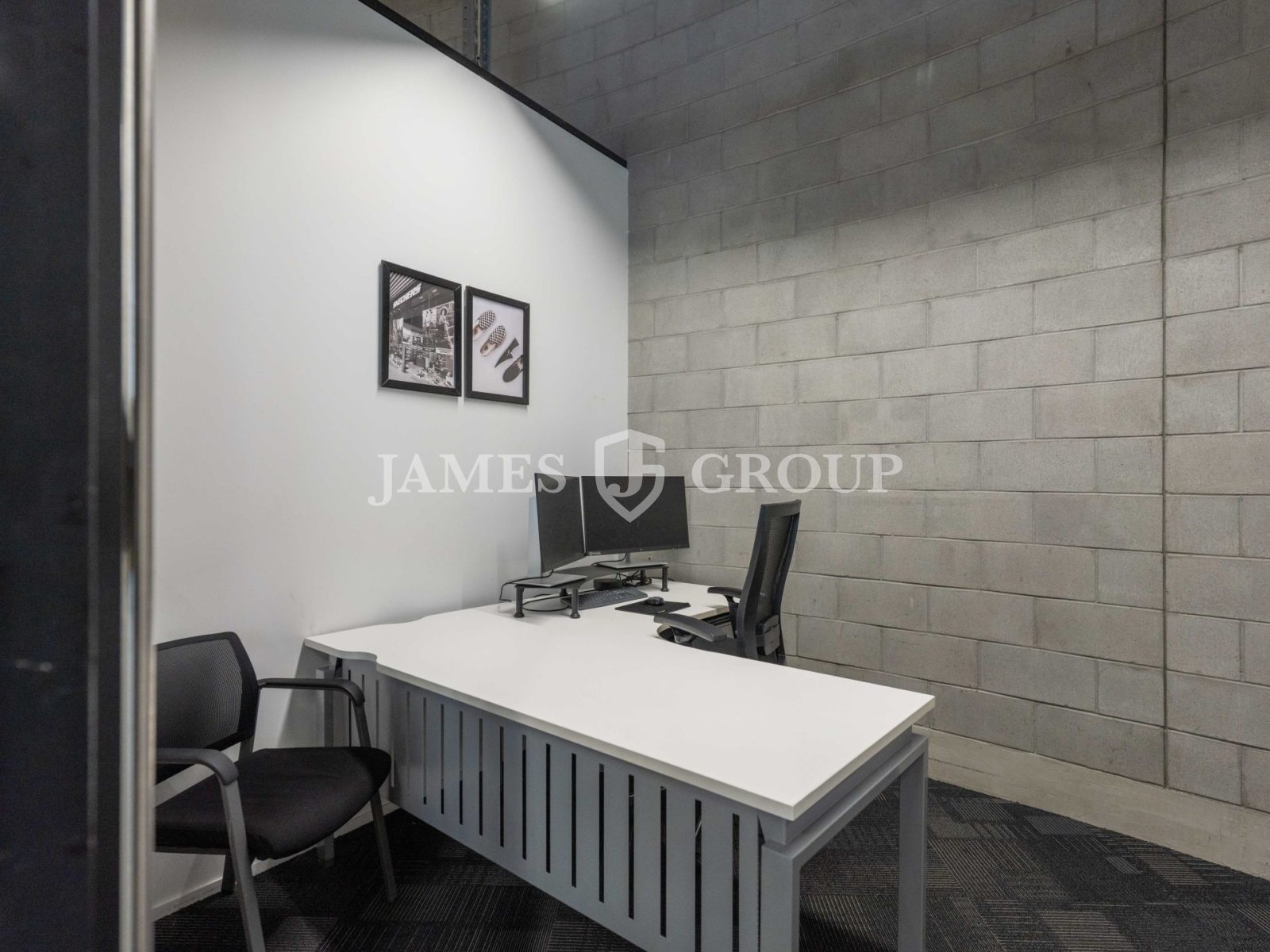 Large City Works Depot Office | 585m²