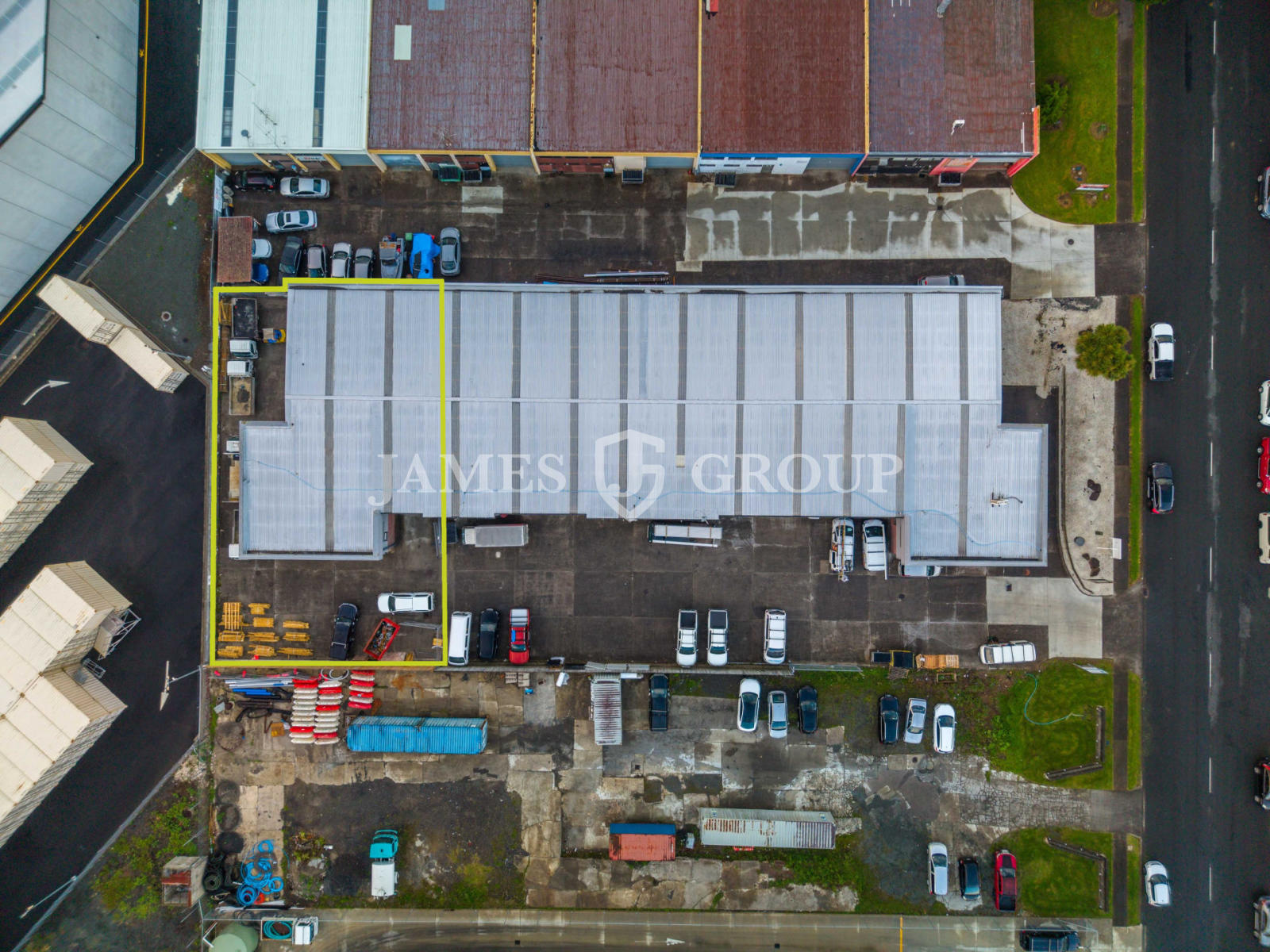 End Unit With Secure Yard | 391m²