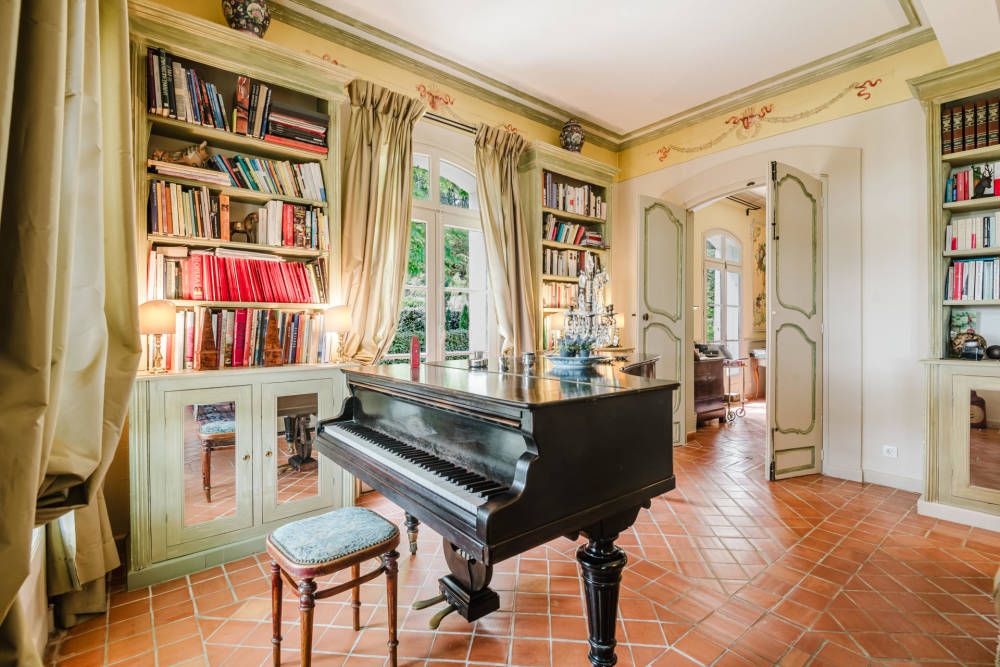 Photographs of Bastide Des Jardins villa in Provence - Image 8 of 52