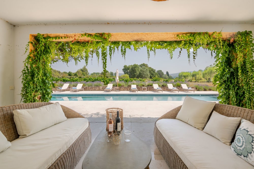 Photographs of Mas des Splendeurs villa in Provence - Image 3 of 53