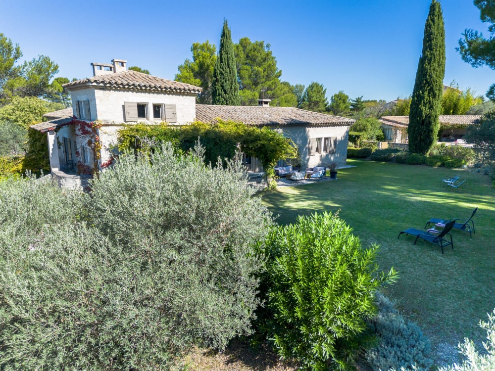 Photographs of Mas du Lac villa in Provence - Image 3 of 56