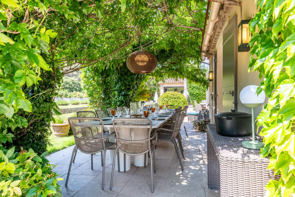 Photographs of Mas de la Caume villa in Provence - Image 13 of 52