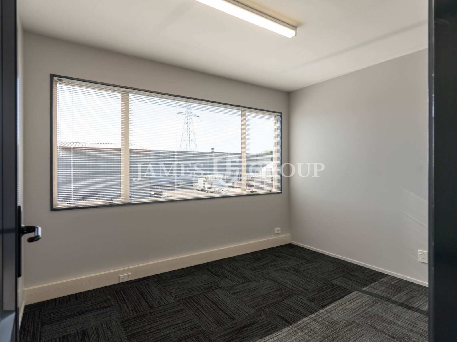 105m² East Tamaki Office + Warehouse Options