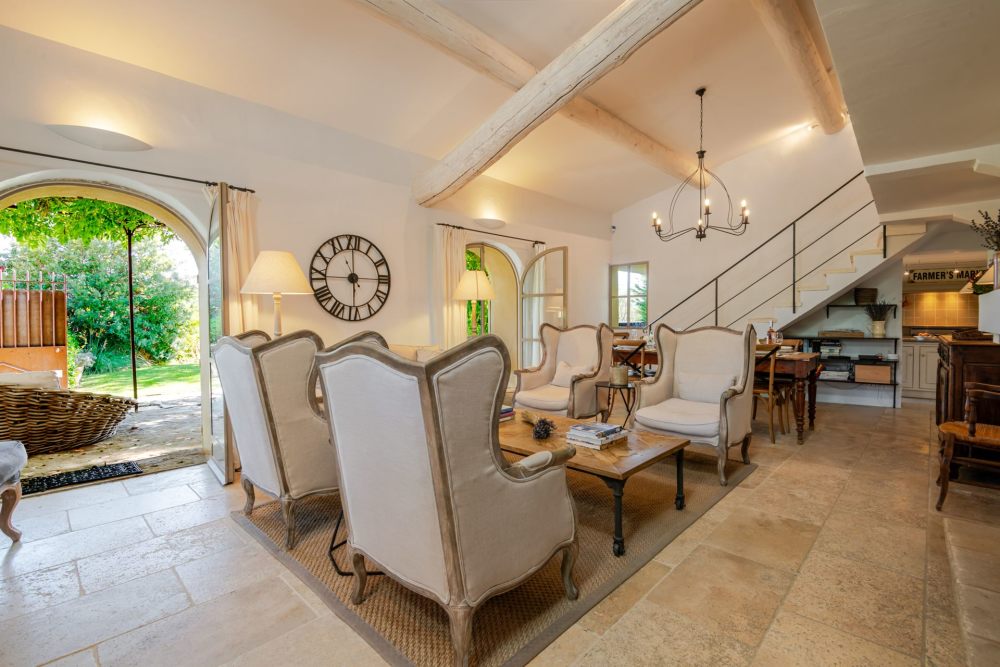 Photographs of Le Relais villa in Provence - Image 6 of 43