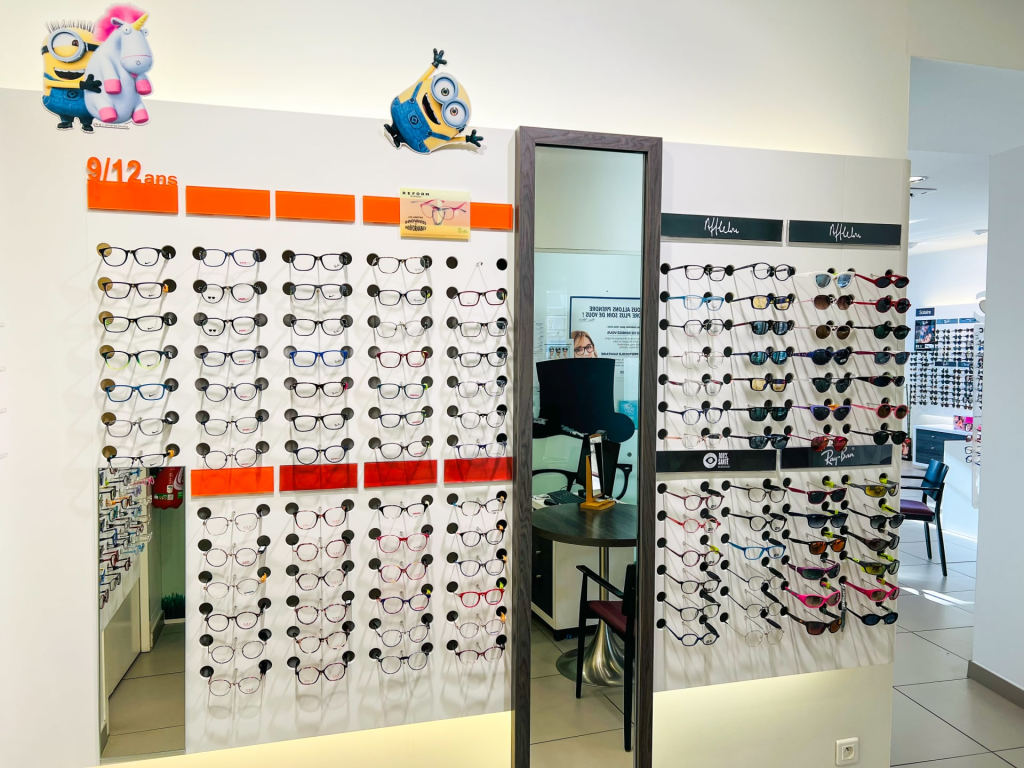 Magasin Opticien 24 rue du Général Ducournau 64300 ORTHEZ intérieur