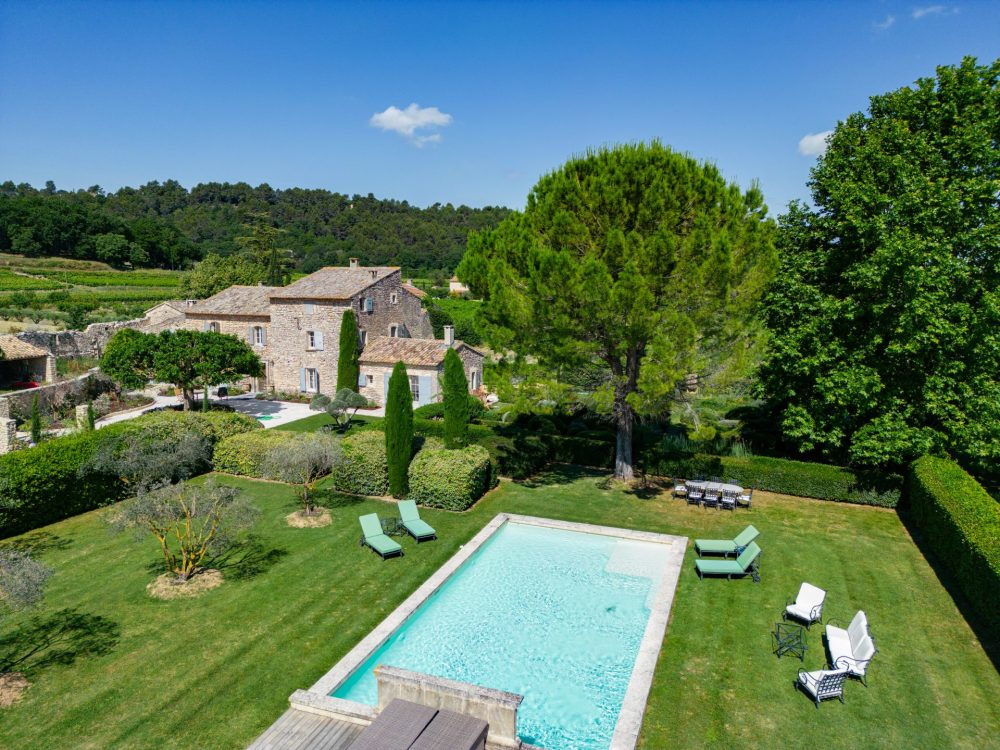 Photographs of Mas du Real villa in Provence - Image 1 of 36