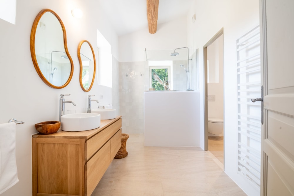 Photographs of Mas les Gardiols villa in Provence - Image 26 of 43