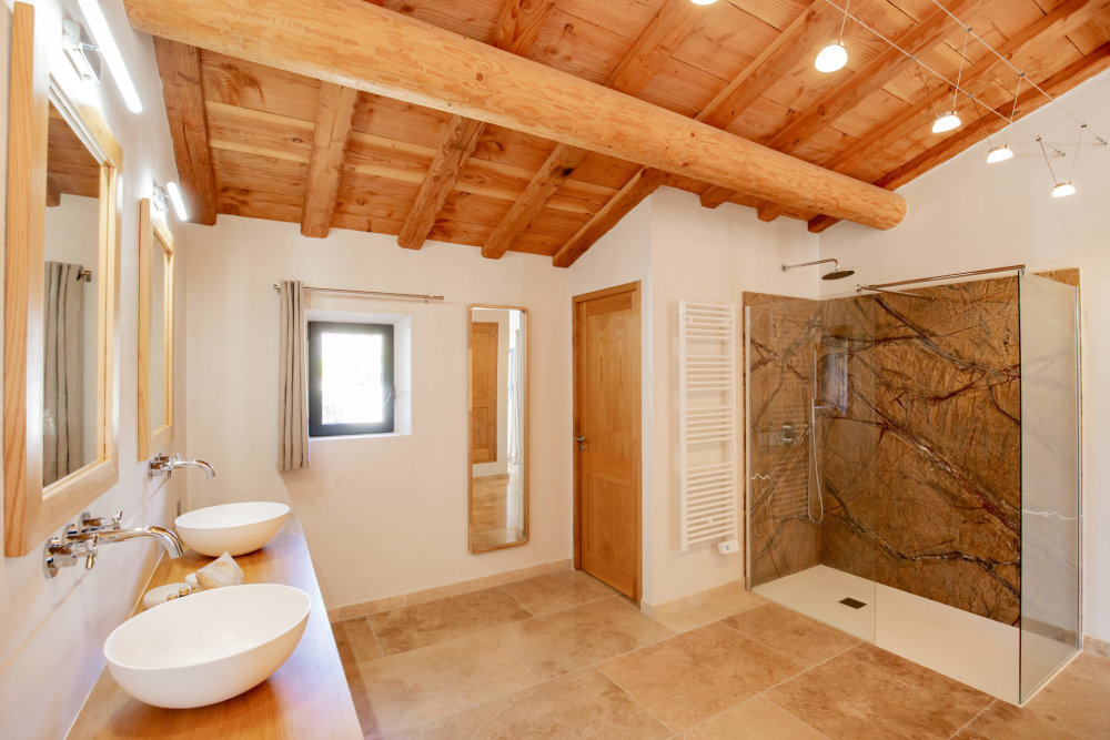 Photographs of Mas Helios villa in Provence - Image 33 of 44