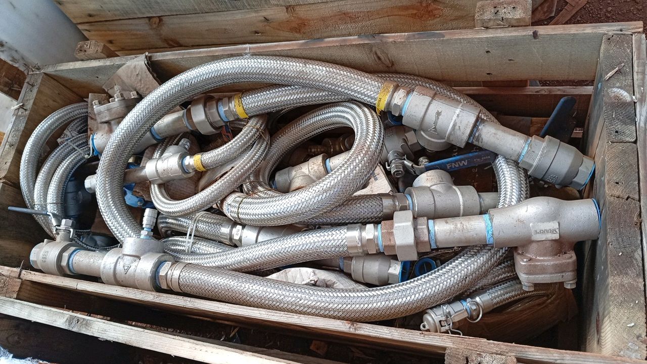 Set of Stainless Steel Flexible Hoses with Stainless Valves and Connections